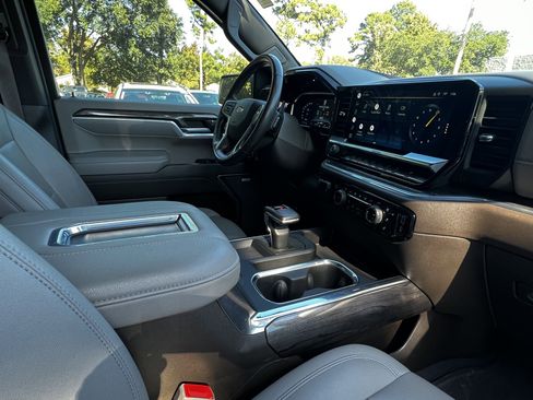 Used 2022 Chevrolet Silverado 1500 LTZ image 47