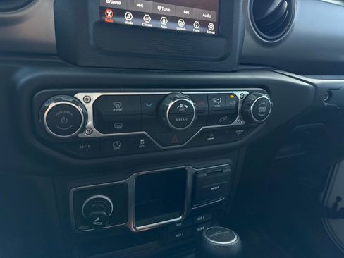 Used 2023 Jeep Gladiator Sport w/ Trailer Tow Package image 18