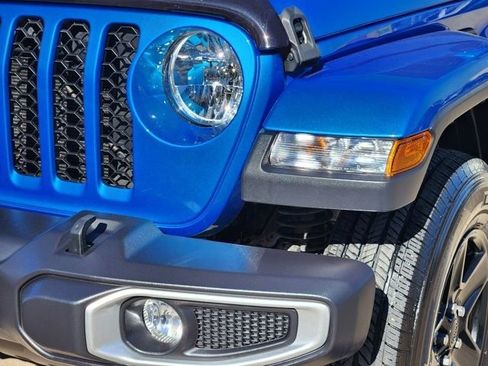 Used 2021 Jeep Gladiator Sport image 17