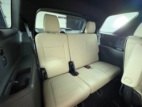 Used 2022 Chevrolet Traverse LT AWD/4WD image 51