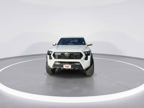 Used 2024 Toyota Tacoma TRD Off-Road image 3