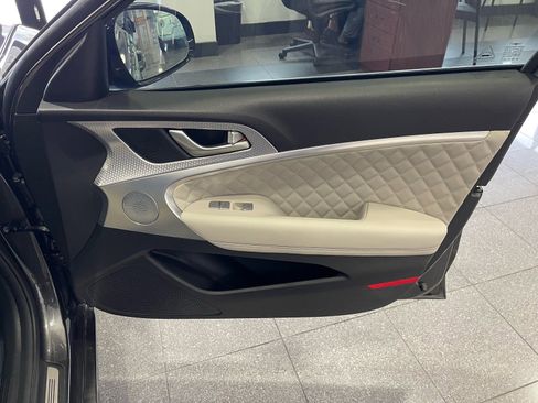 Used 2022 Genesis G70 3.3T w/ Sport Prestige Package AWD/4WD image 37
