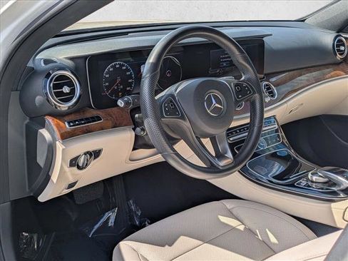 Used 2018 Mercedes-Benz E 300 image 9