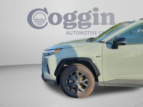 Used 2022 Toyota RAV4 XLE w/ Convenience Package FWD image 23
