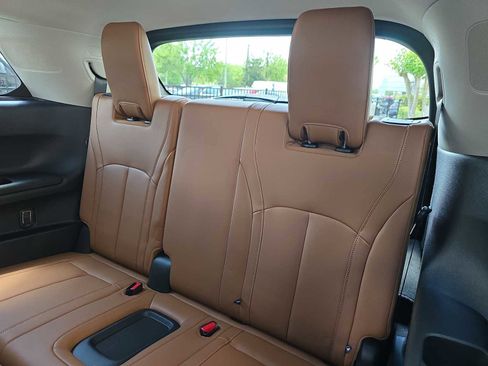 Certified 2025 INFINITI QX60 Sensory image 10