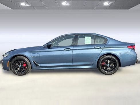 Used 2023 BMW 530e w/ Executive Package RWD image 2