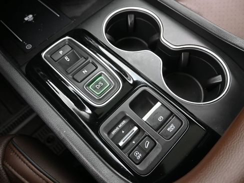 Used 2025 Honda Pilot Elite image 30