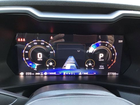 Used 2024 Chevrolet Colorado Trail Boss w/ Advanced Trailering Package AWD/4WD image 11