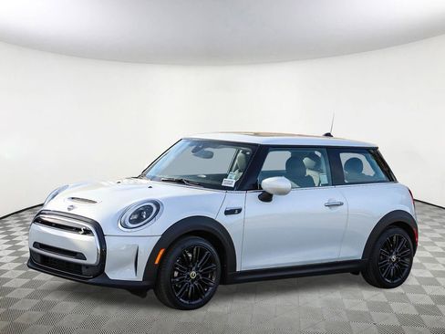 Used 2024 MINI Cooper SE FWD image 6