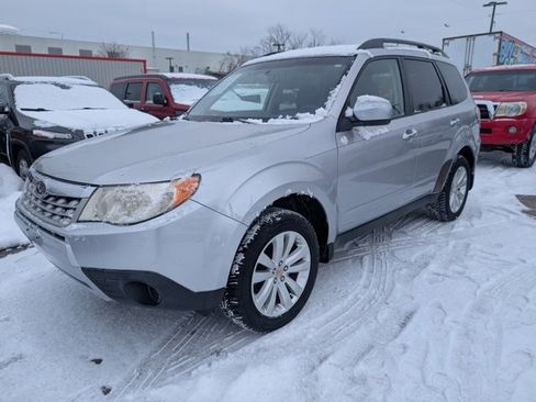 Used 2012 Subaru Forester 2.5X Premium w/ All-Weather Pkg image 4