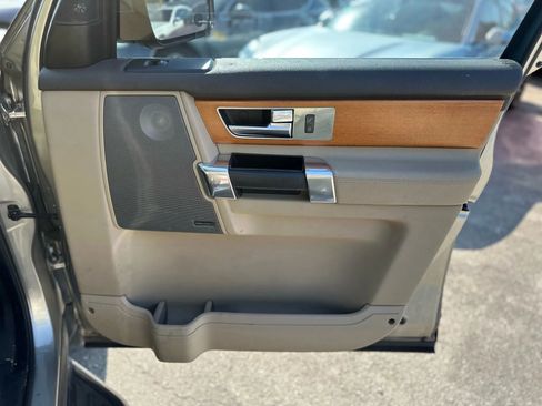 Used 2011 Land Rover LR4 HSE LUX image 23