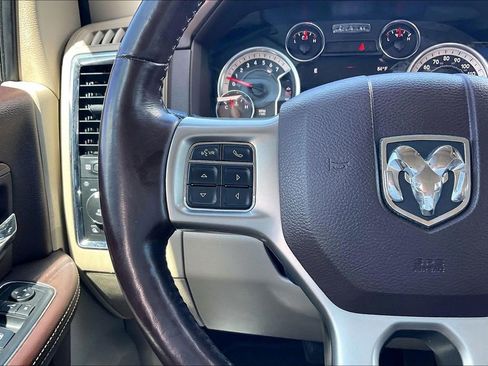 Used 2017 RAM 1500 Laramie w/ Convenience Group AWD/4WD image 10