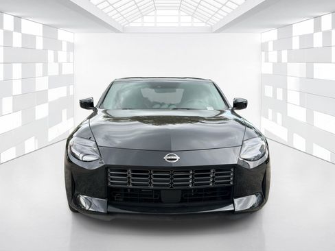 Certified 2025 Nissan Z Performance w/ Floor Mat Package RWD image 2