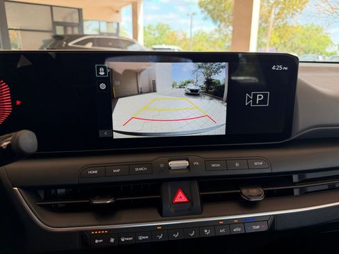 Used 2025 Kia K4 LXS image 17
