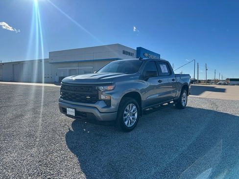 Used 2023 Chevrolet Silverado 1500 Custom image 8