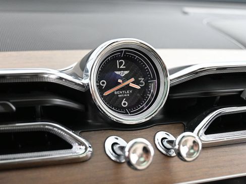 Certified 2024 Bentley Bentayga AWD/4WD image 21