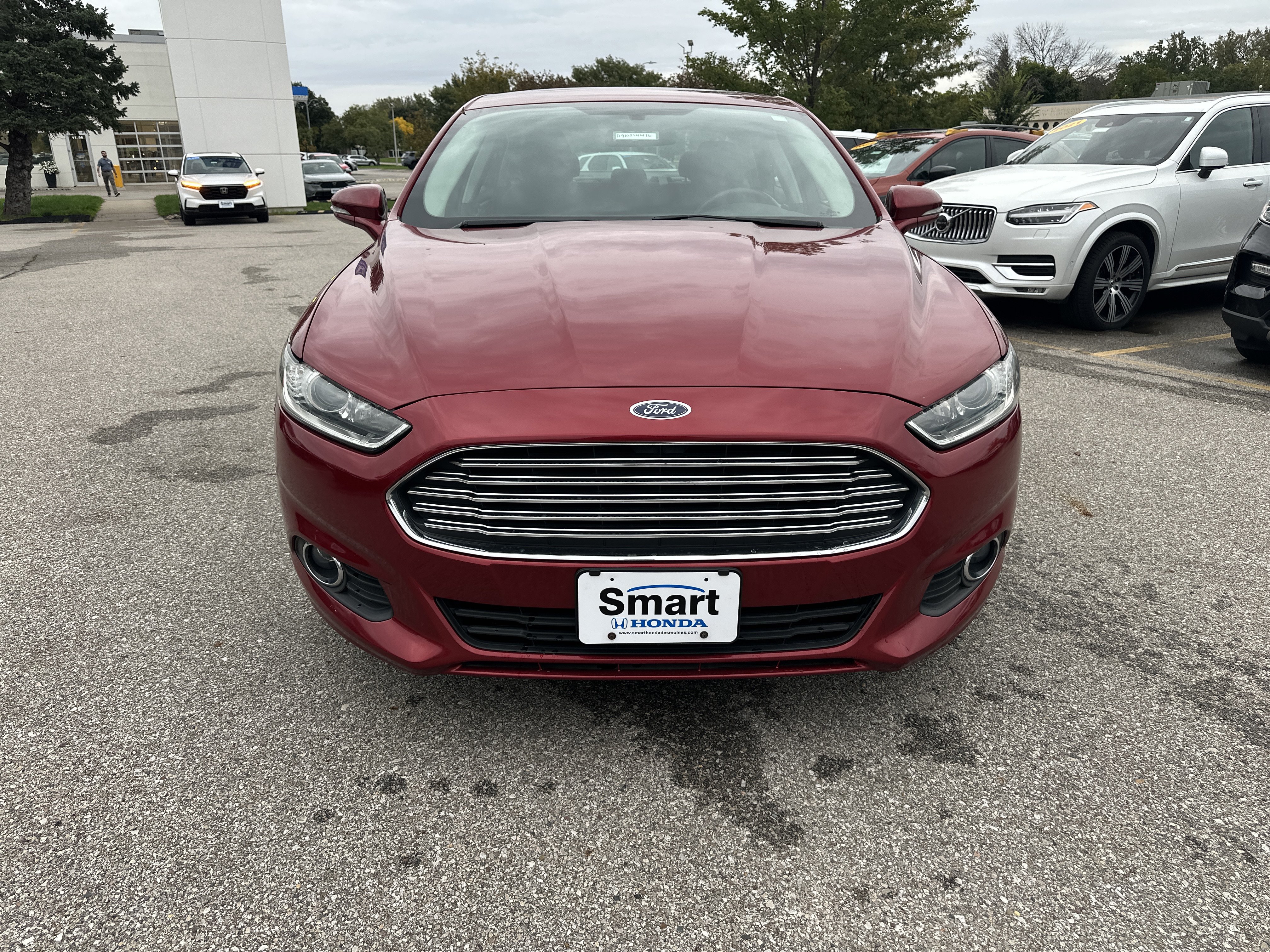 Used 2016 Ford Fusion SE FWD image 8