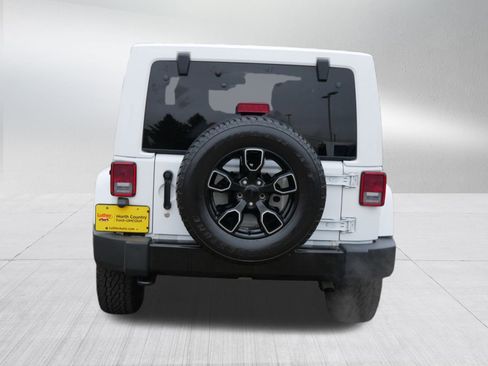 Used 2018 Jeep Wrangler Unlimited Sahara image 6