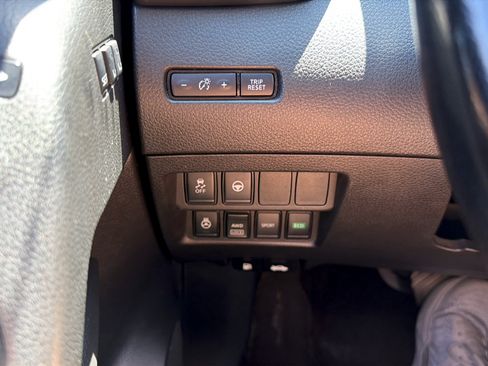 Used 2022 Nissan Rogue Sport SV w/ Technology Package AWD/4WD image 22