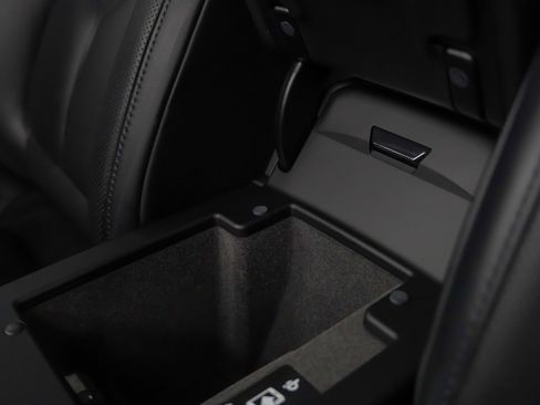 Used 2025 Porsche Macan image 35