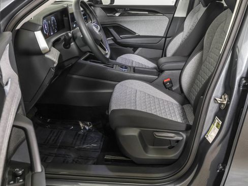 Used 2025 Volkswagen Tiguan S w/ 18" Wheel Package image 22