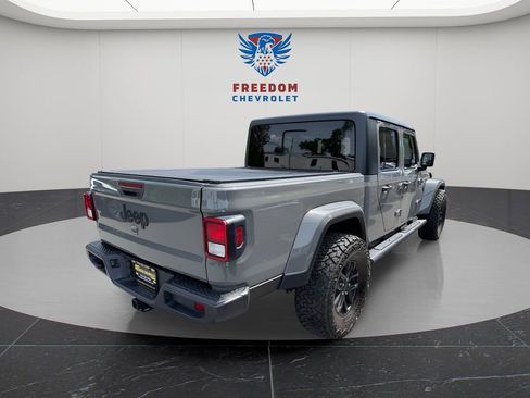 Used 2022 Jeep Gladiator Sport AWD/4WD image 6