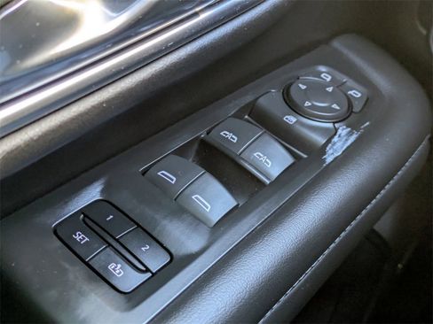 Used 2021 Chevrolet Tahoe Z71 image 25