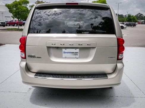 Used 2013 Dodge Grand Caravan Crew w/ Driver Convenience Group FWD image 10