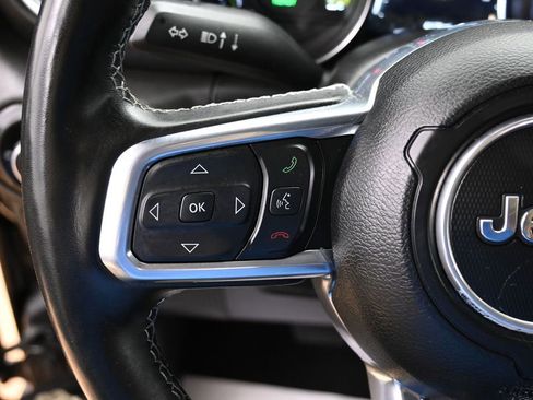 Used 2023 Jeep Wrangler Unlimited Sahara w/ Cold Weather Group AWD/4WD image 18
