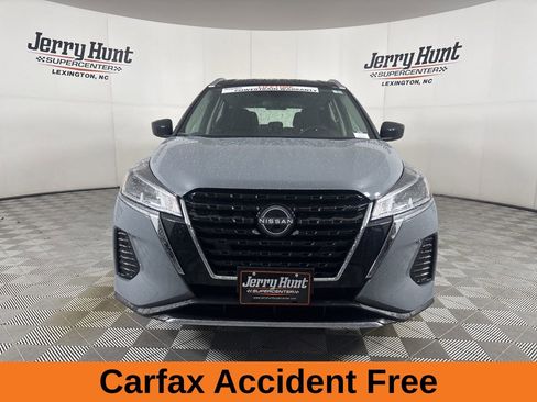 Used 2024 Nissan Kicks SV image 3