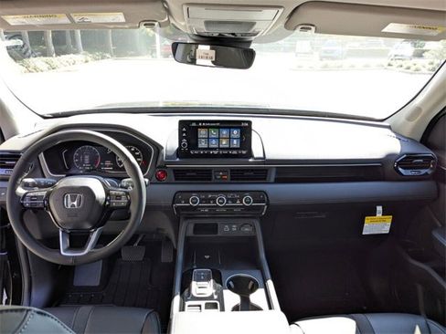 New 2025 Honda Pilot EX-L image 10