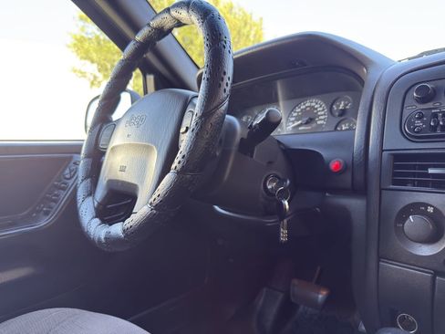 Used 1999 Jeep Grand Cherokee Laredo image 40