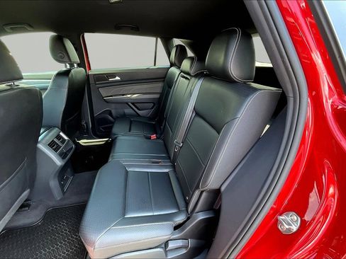 Used 2022 Volkswagen Atlas Cross Sport SE w/ Black Wheel Package AWD/4WD image 22