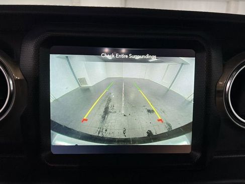 Used 2021 Jeep Wrangler Unlimited Sahara AWD/4WD image 15