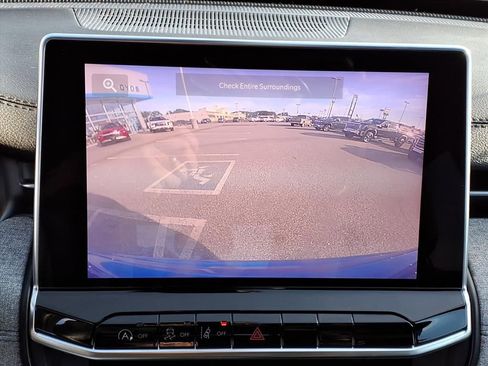 Used 2024 Jeep Compass Sport image 13