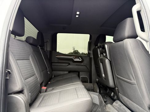 Used 2022 Chevrolet Silverado 1500 LT AWD/4WD image 22