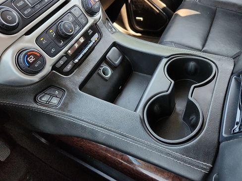 Used 2018 GMC Yukon XL SLT image 25