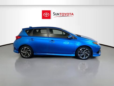 Used 2017 Toyota Corolla iM image 2