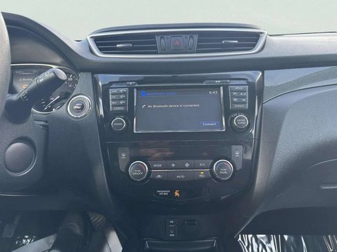 Used 2015 Nissan Rogue SL AWD/4WD image 30