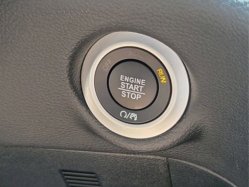 New 2023 Chrysler Pacifica Pinnacle image 16