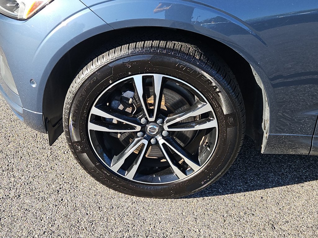 Used 2019 Volvo XC60 T6 Momentum w/ Multimedia Package AWD/4WD image 7