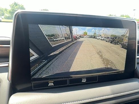 Used 2021 GMC Yukon SLT w/ Rear Media and Nav Package AWD/4WD image 36