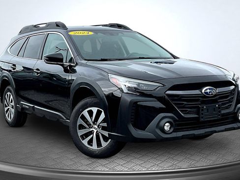 Used 2024 Subaru Outback Premium AWD/4WD image 3