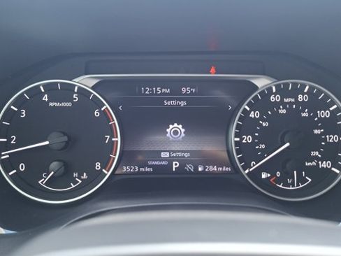 Certified 2025 Nissan Rogue SV FWD image 12