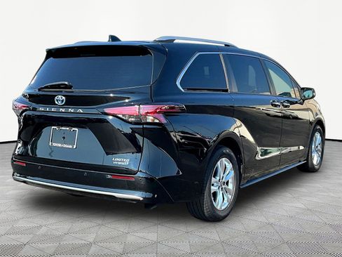 Used 2022 Toyota Sienna Limited AWD/4WD image 6