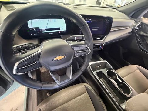 Used 2025 Chevrolet Equinox LT w/ Convenience Package II FWD image 19