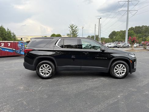 Used 2022 Chevrolet Traverse LS FWD image 4