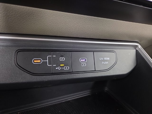 Certified 2026 Kia Carnival LXS FWD image 25