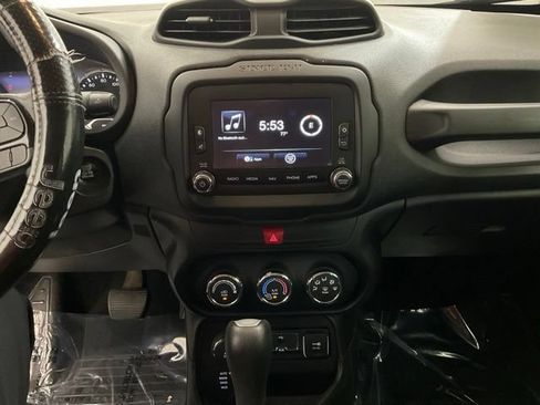 Used 2017 Jeep Renegade Altitude AWD/4WD image 17
