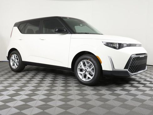 New 2025 Kia Soul S image 3